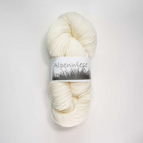 “Alpenwiese” 16/4, 60 % Merino wool extra fine/40 % Tencel – 100 gr skein – mulesing free