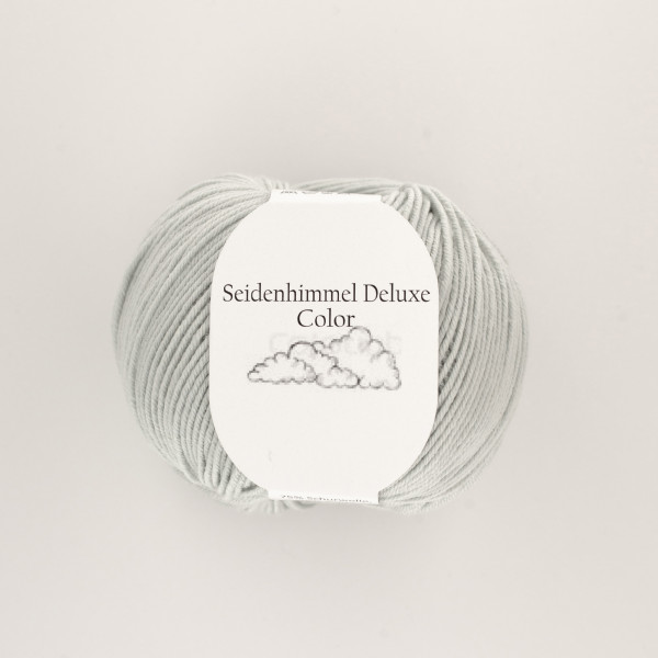 “Seidenhimmel Deluxe” 01 jade, 50 gr balls – 75 % Merino wool extra fine/25 % silk