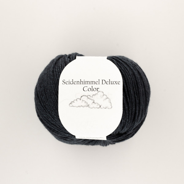 “Seidenhimmel Deluxe” 07 blue sofa, 50 gr balls – 75 % Merino wool extra fine/25 % silk