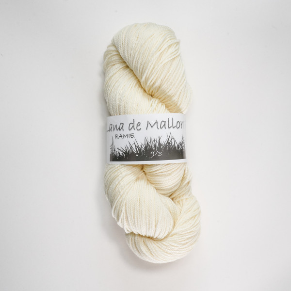 “Lana de Mallorca Ramie” 9/3, 75 % wool/25 % Ramie – 100 gr skein – mulesing free