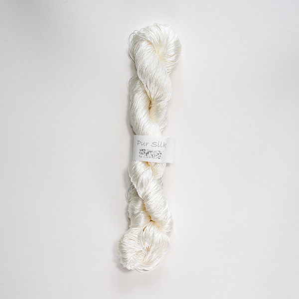 “Pur Silk” 8,4, 100 % silk – 50 gr skein