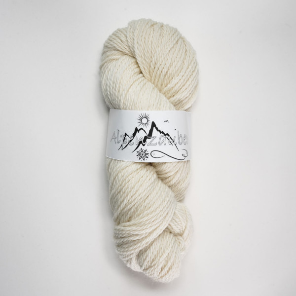 “Alpenzauber” 5/3, 50 % Merino wool extra fine/50 % Baby Alpaca – mulesing free